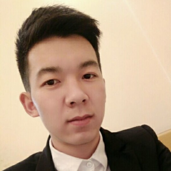 南鸢挽手端庄的照片