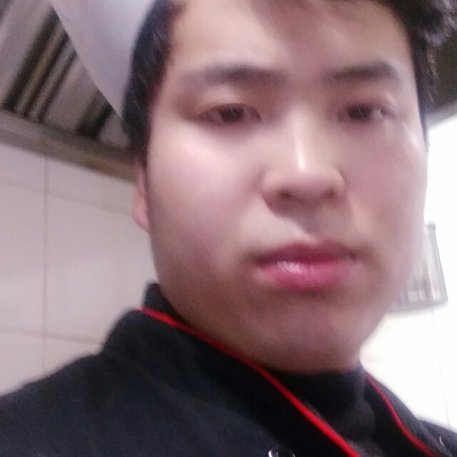 莫期少年穷的照片