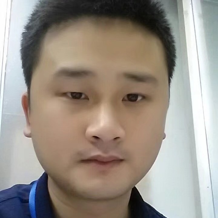 魁梧倾心眼睛的照片