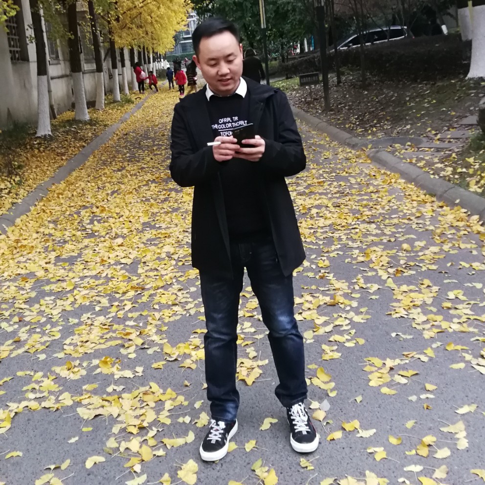 俊秀鸡翅的照片