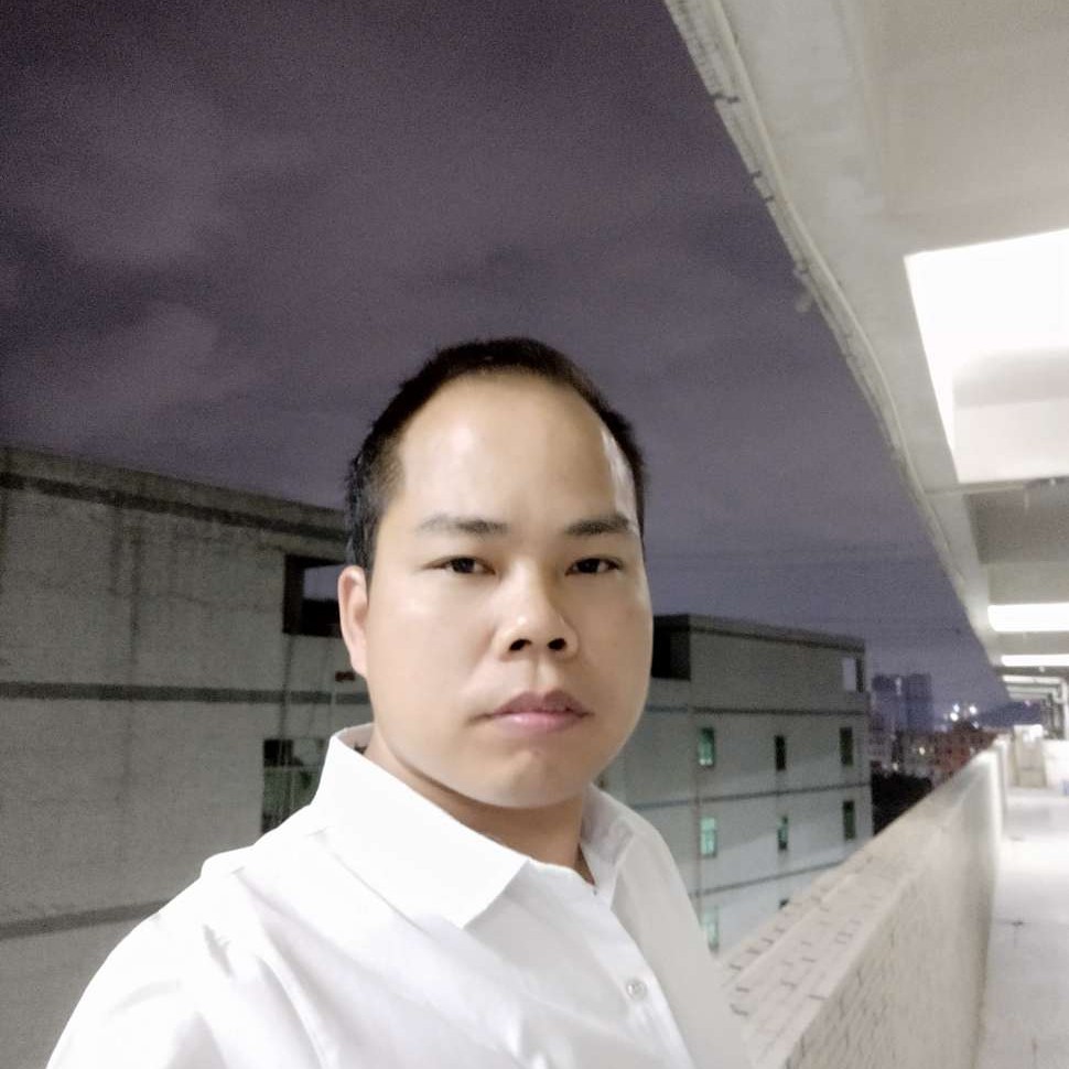 小兔子闻清秀的照片