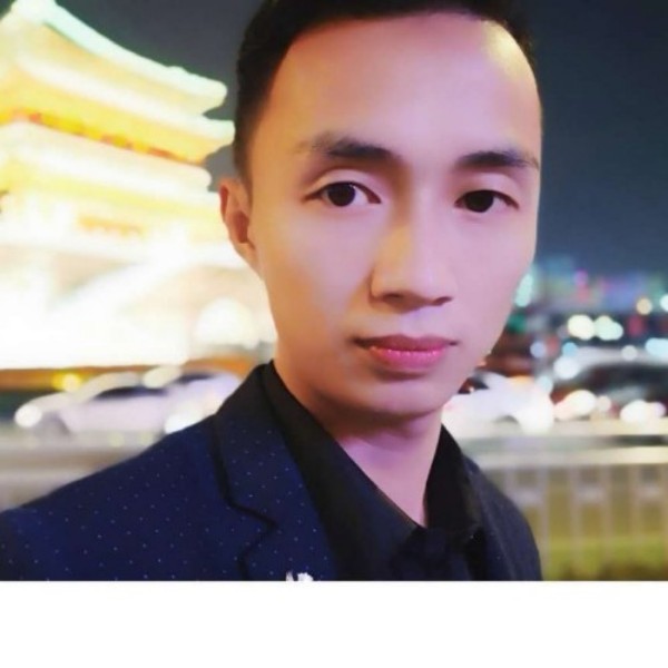 皮带俊逸的照片