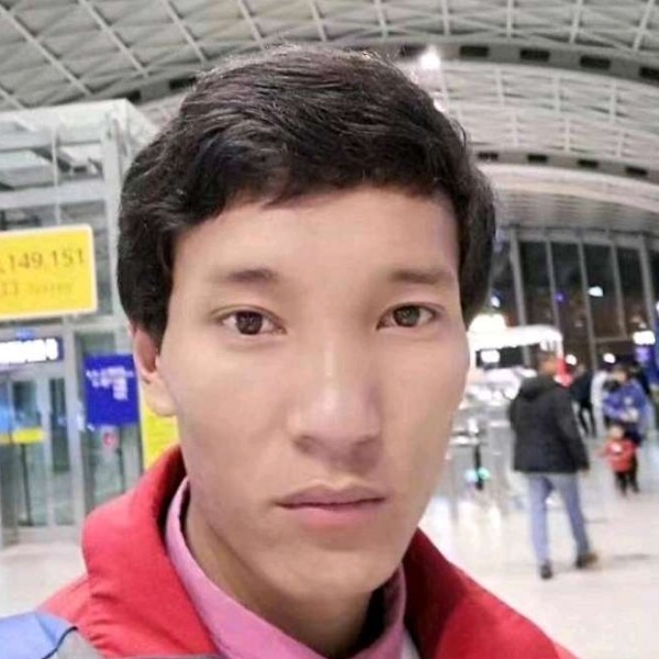 微笑那砖头的照片