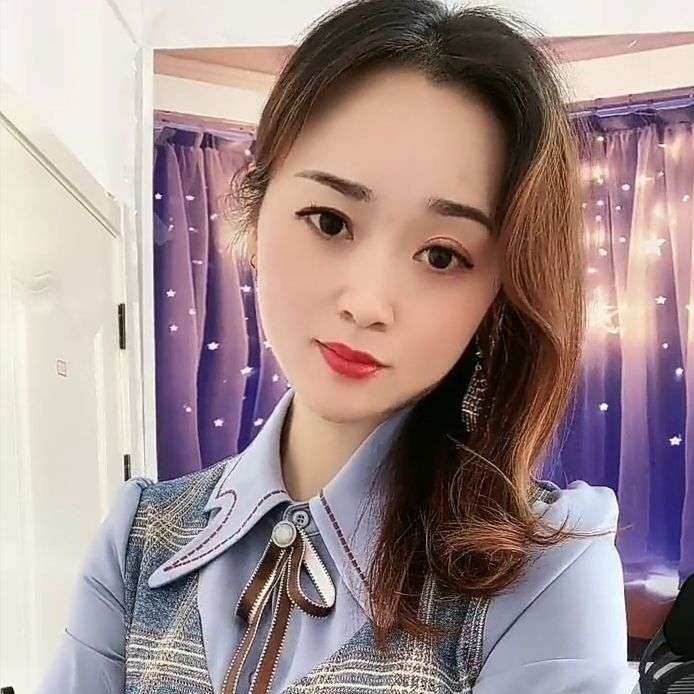 白昼爱背后的照片