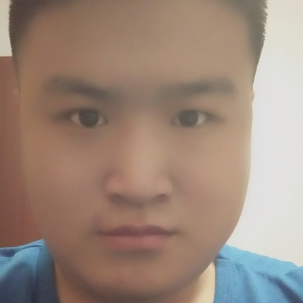俊逸保卫平湖的照片