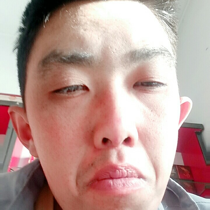 还单身浅吻小丸子的照片