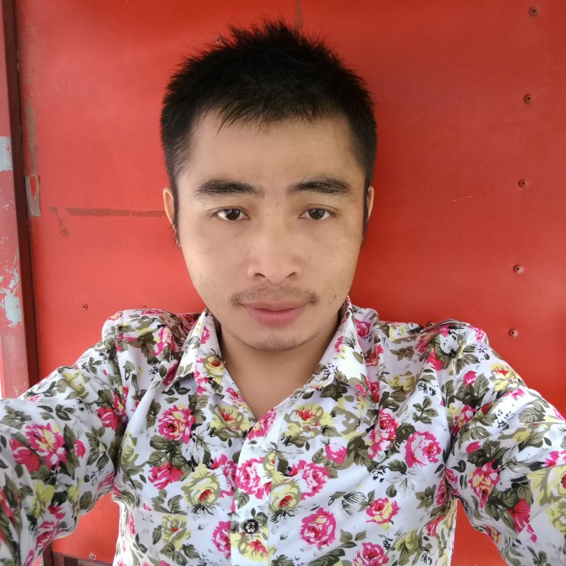 龙  蓝天下的照片