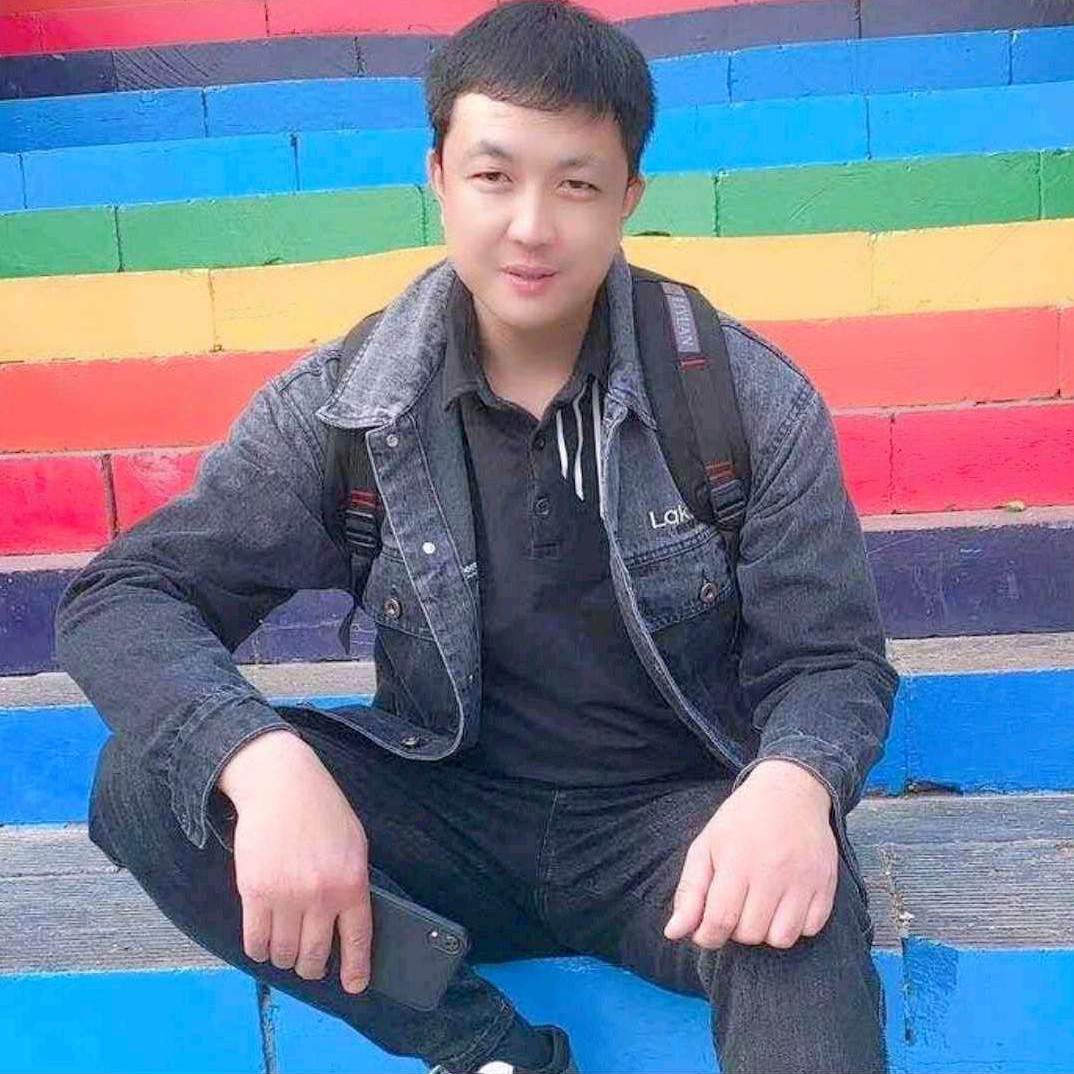 还单身凝眸皮带的照片