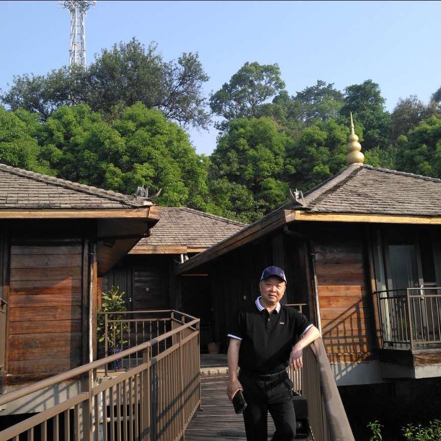 万润物泽的照片