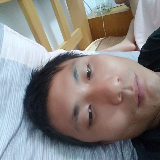 南鸢爱年轻的照片