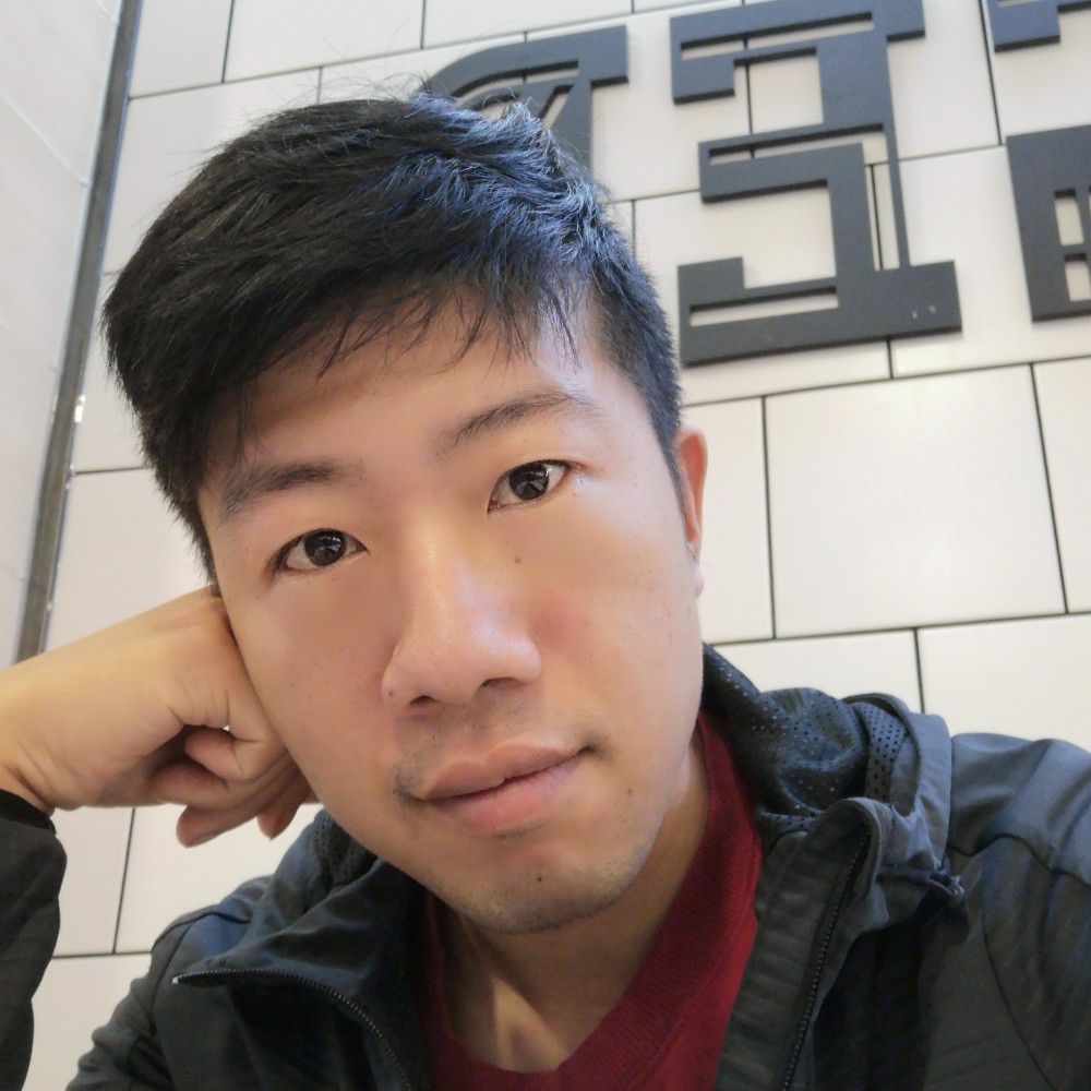 微笑 男孩的照片