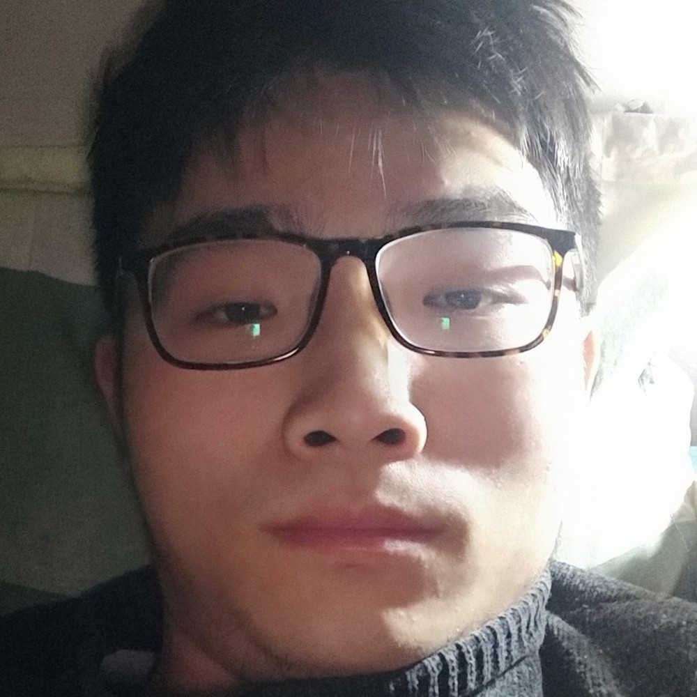 眼睛大有铃铛的照片