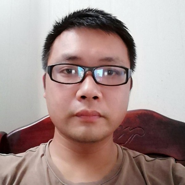 修车人的照片