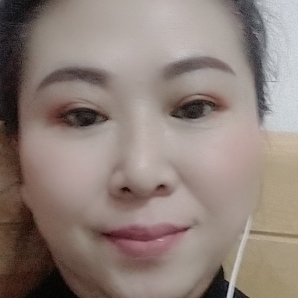 羞涩的小鸭子的照片