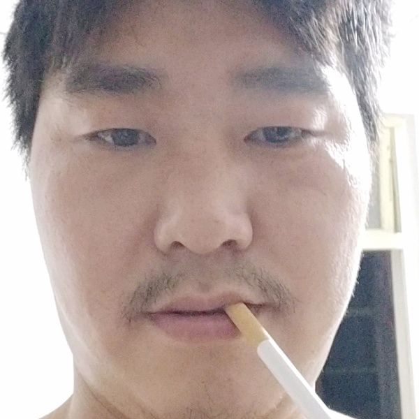 小松鼠傲娇的照片