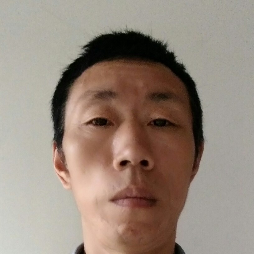 欣喜浅吻牛排的照片