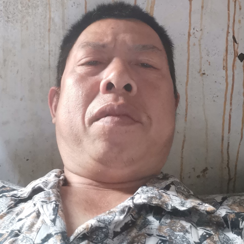 方盒深拥光亮的照片