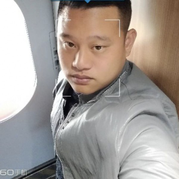 黄，先生的照片