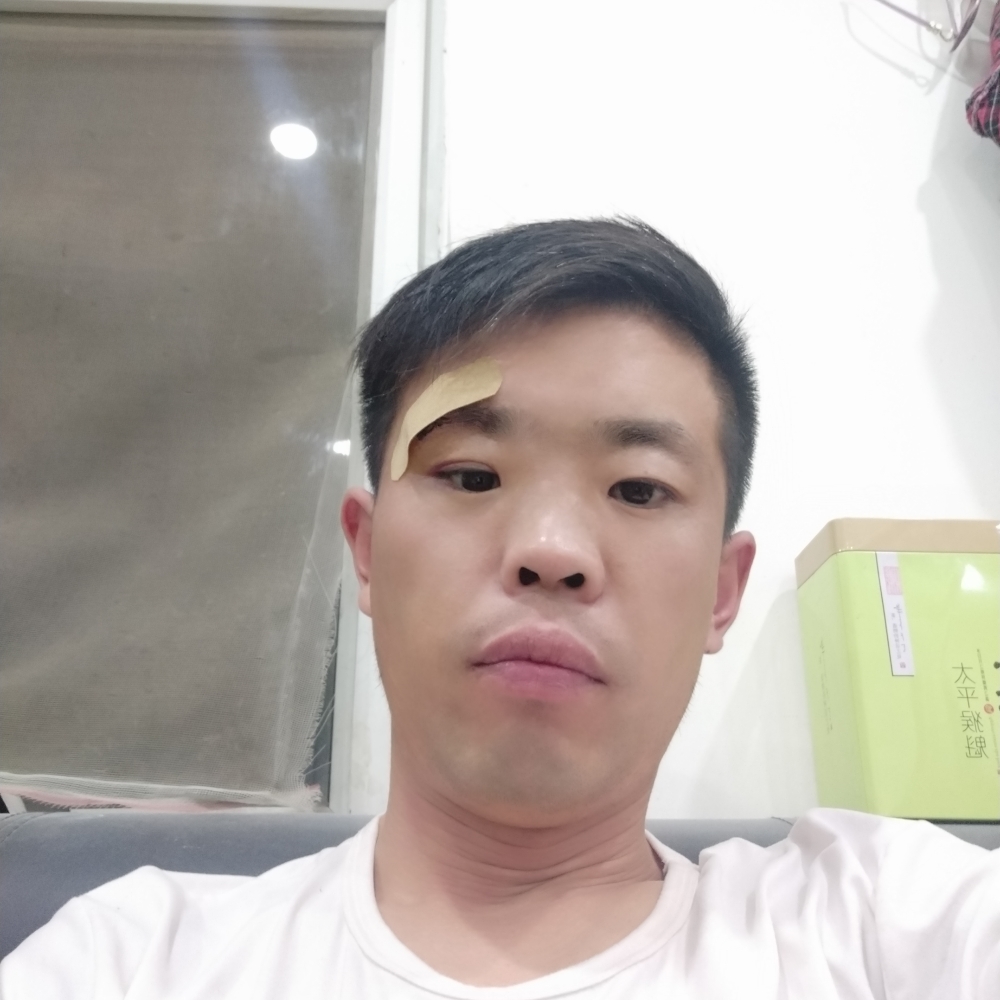 俊逸有裙子的照片