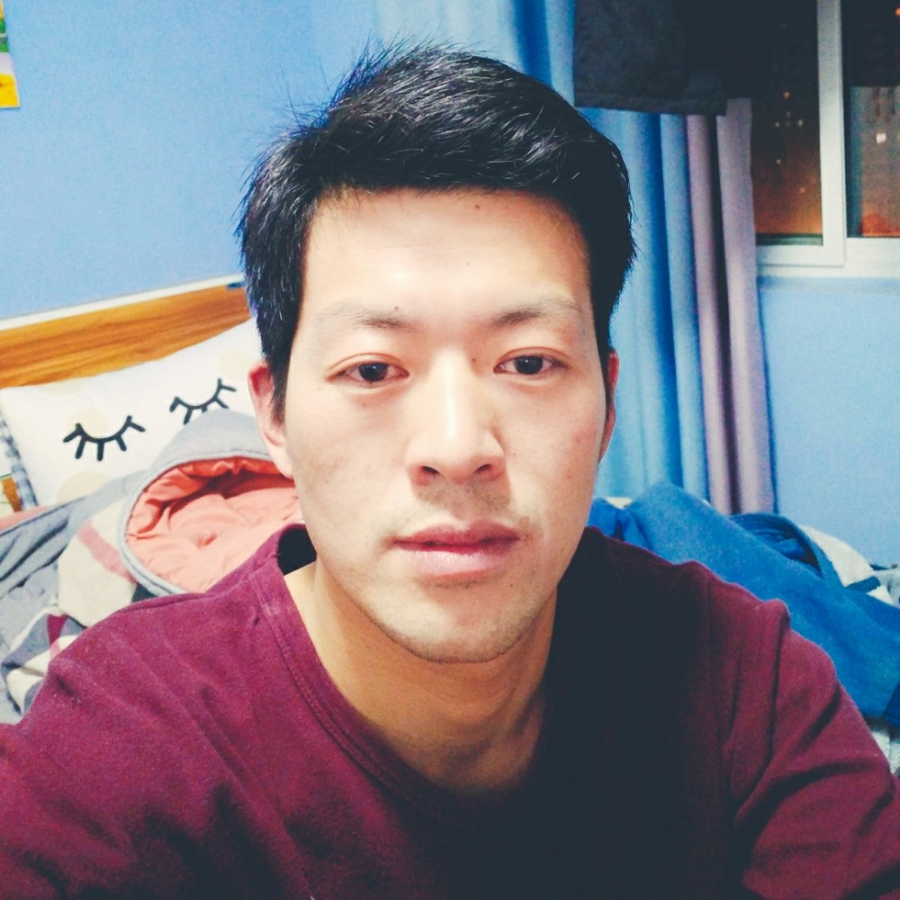 魁梧热狗的照片