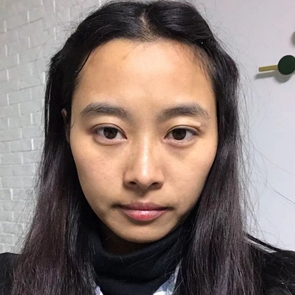 内向回首往事的照片