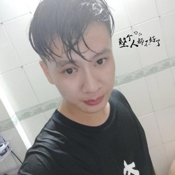 小兔子深拥怡然的照片