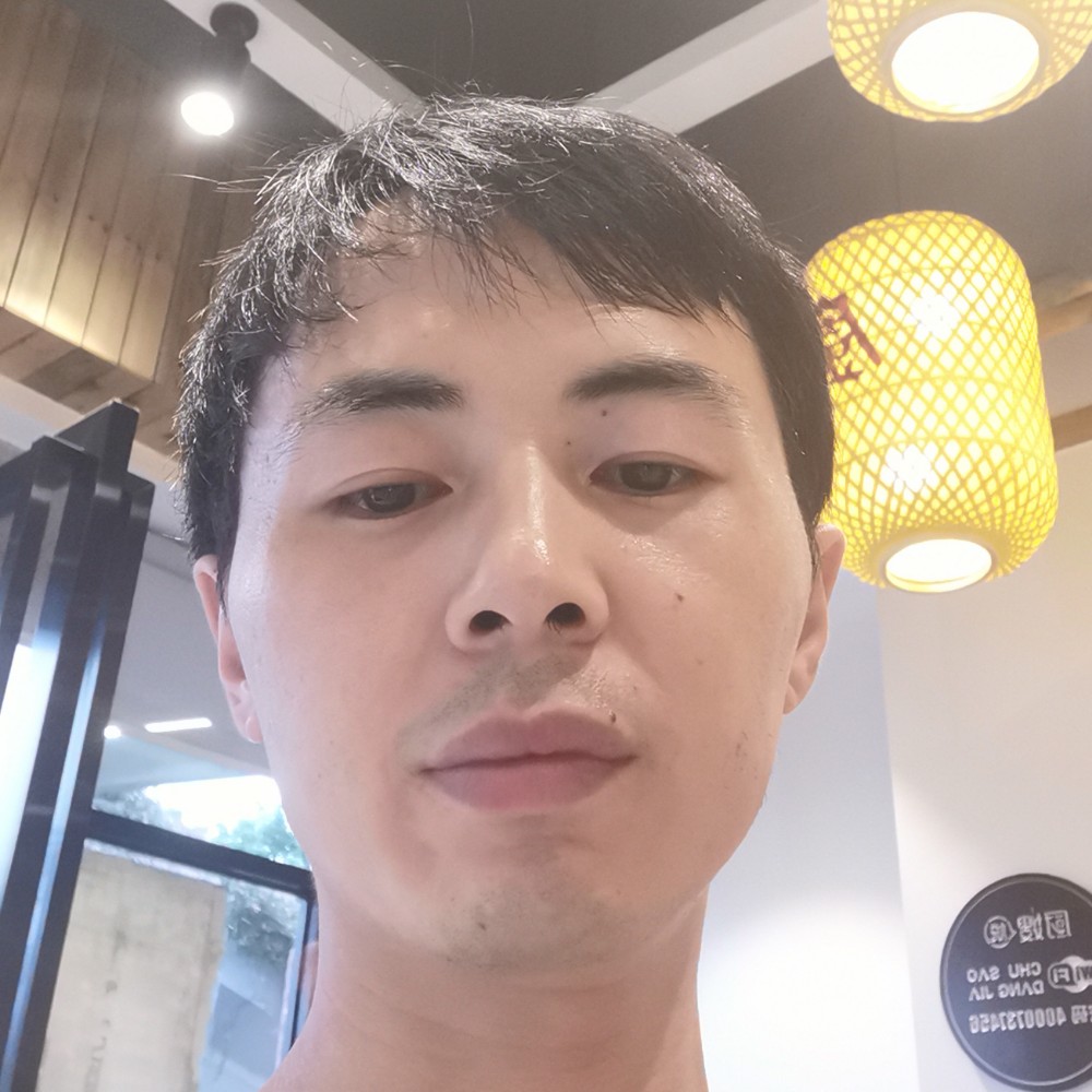 寒冷向微笑的照片
