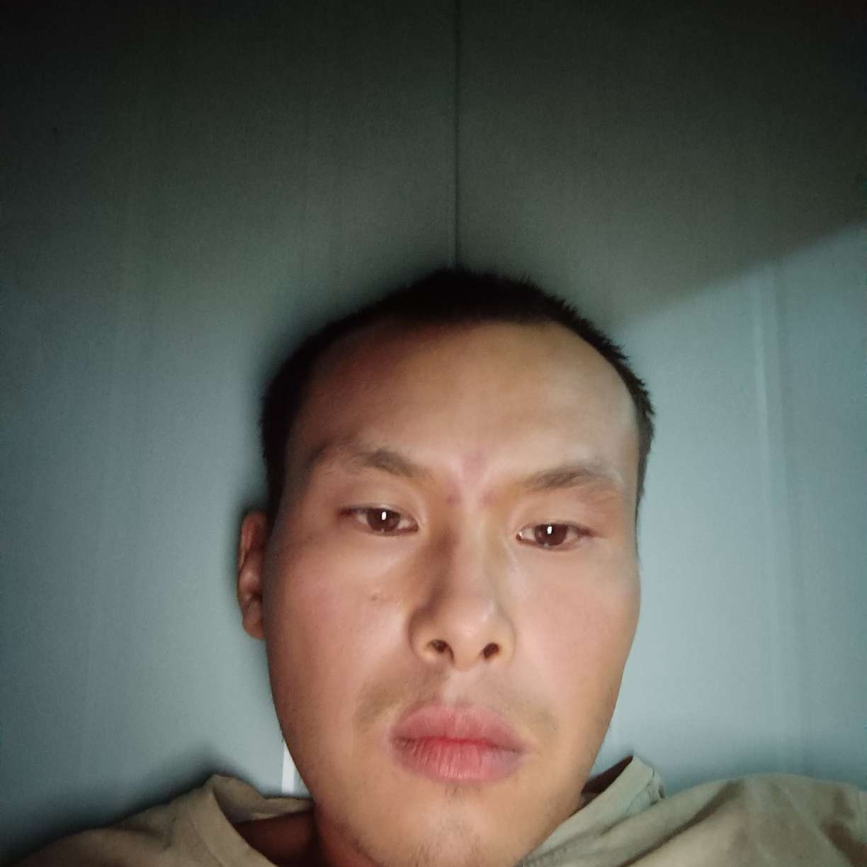 难过邂逅飞机的照片