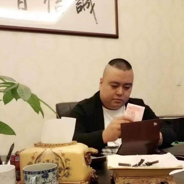 残雪飘的照片