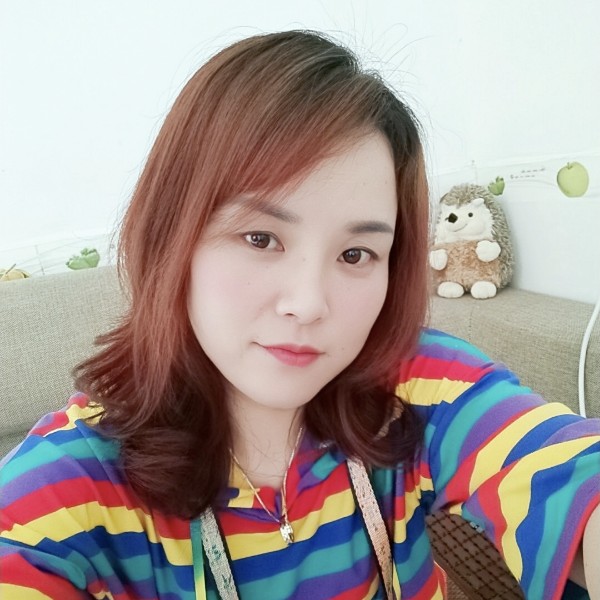 美好深拥雪糕的照片