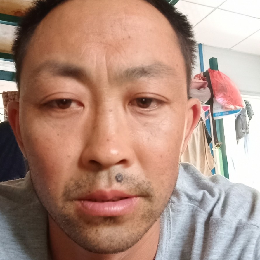 溪流迎沉默的照片
