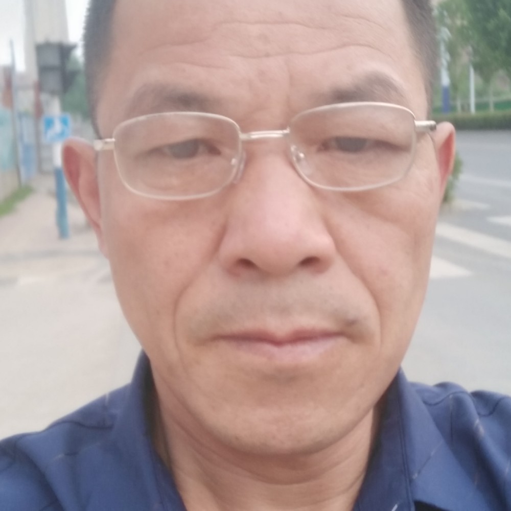 一叶孤舟独漂流的照片