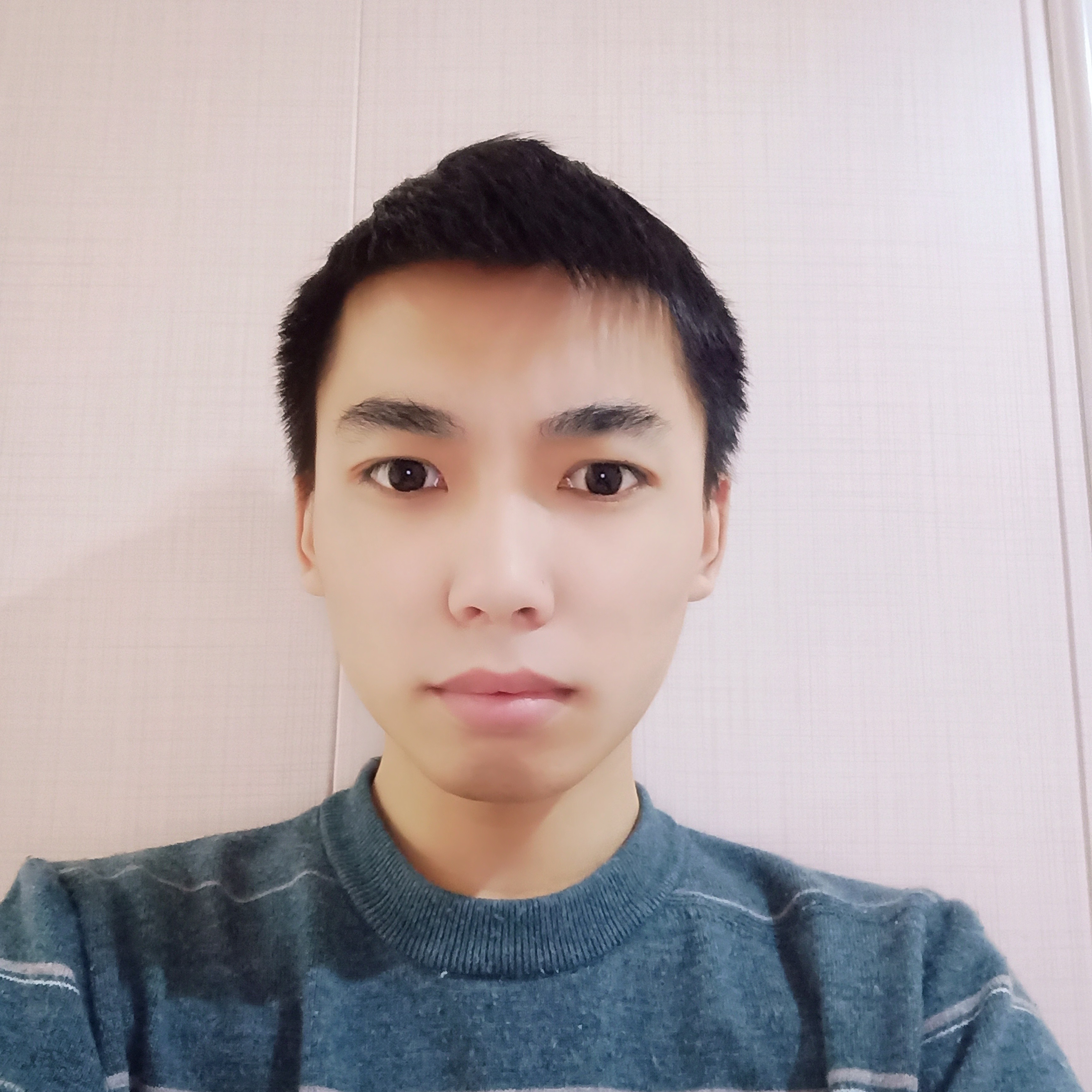 纸鹤那笑点低的照片