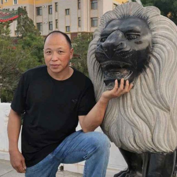 在大山里的照片