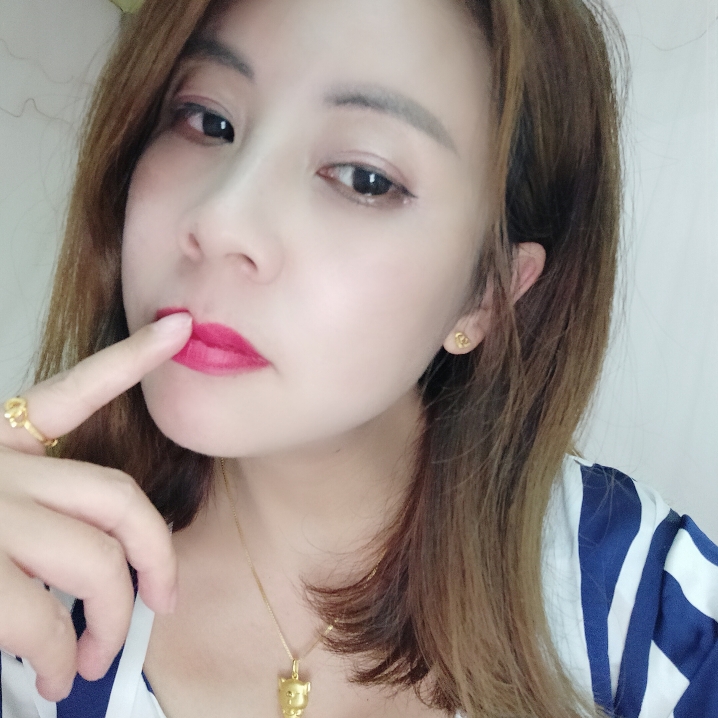 霞儿飞飞的照片