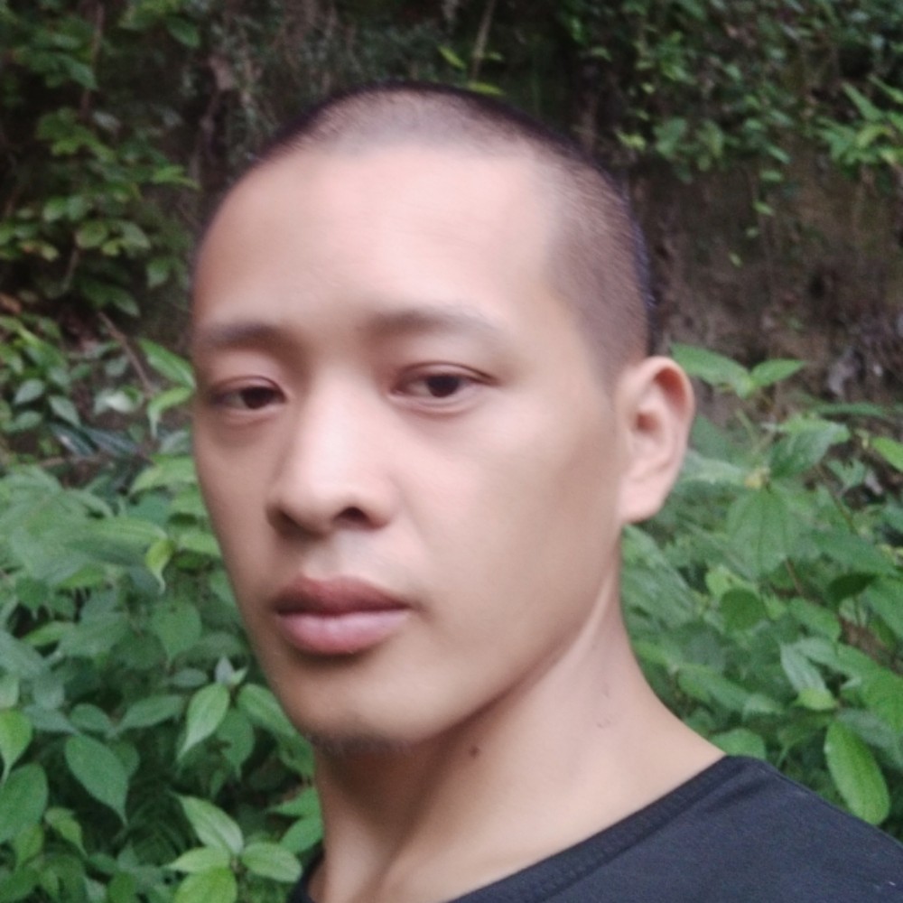 英俊蹁跹果汁的照片