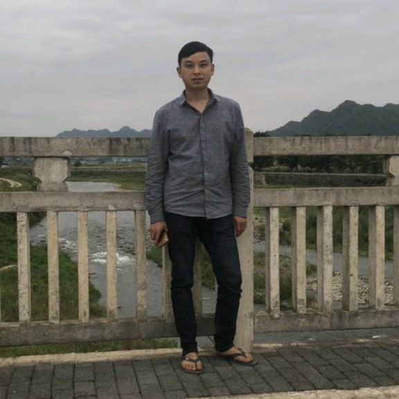 易群峰的照片