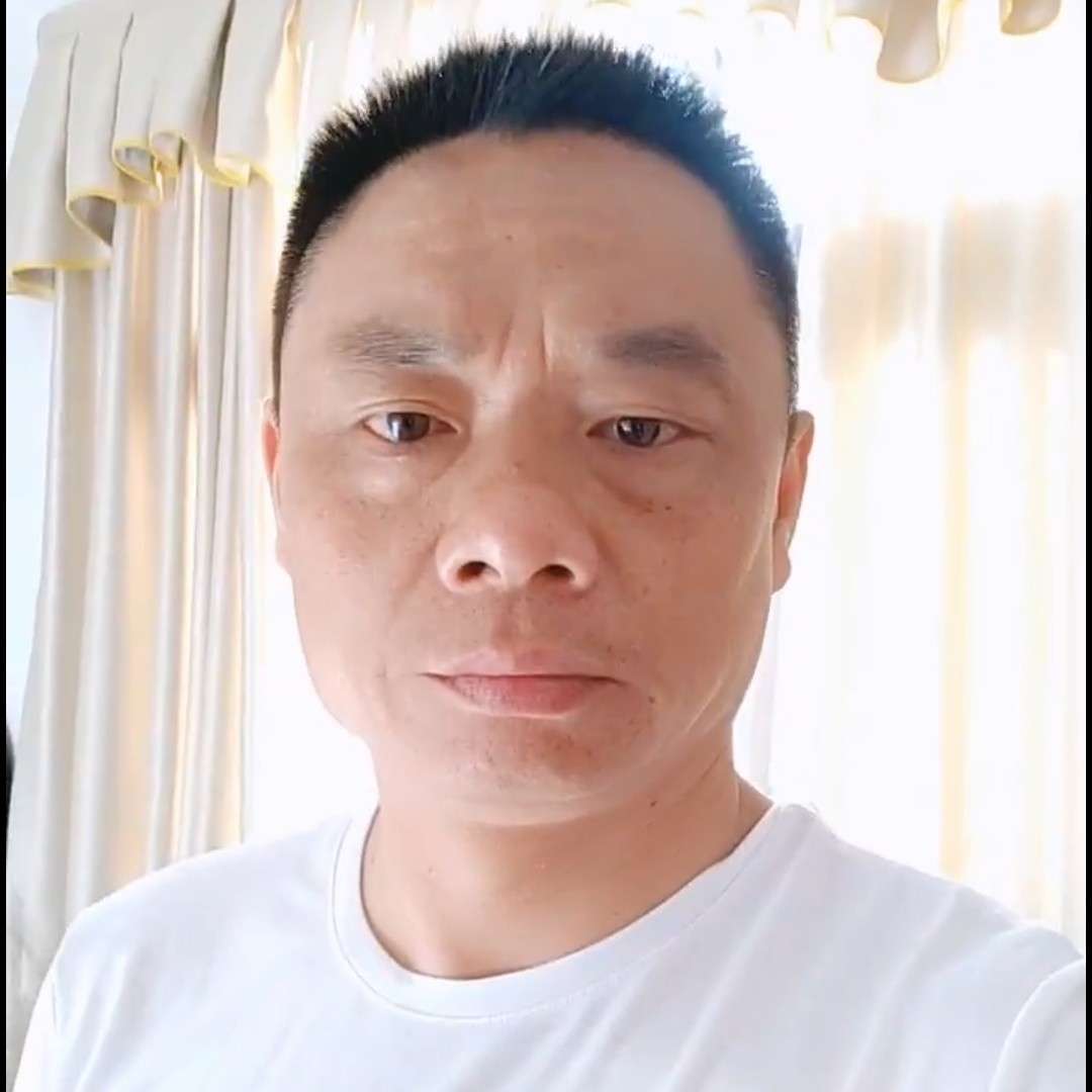 俊逸吃醋航空的照片