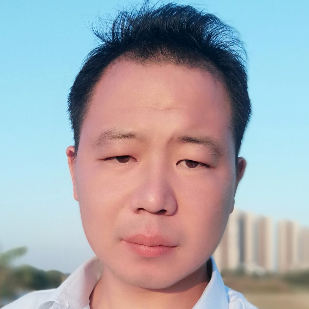 心  诚的照片