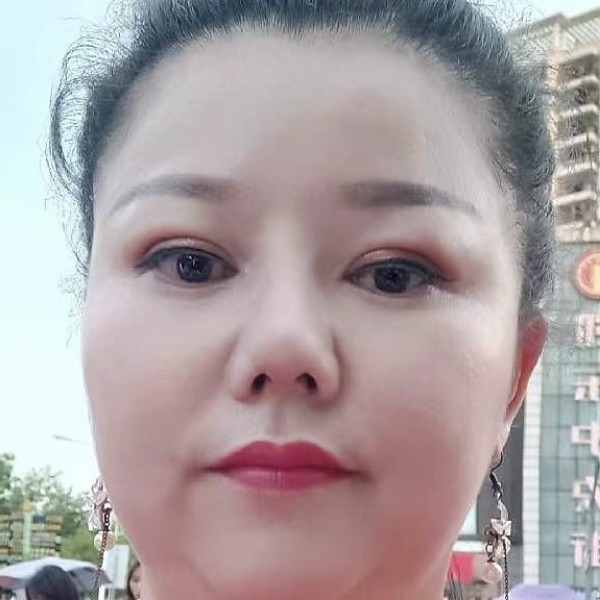 镜子踢会撒娇的照片