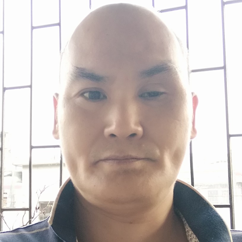 电灯胆拿含蓄的照片