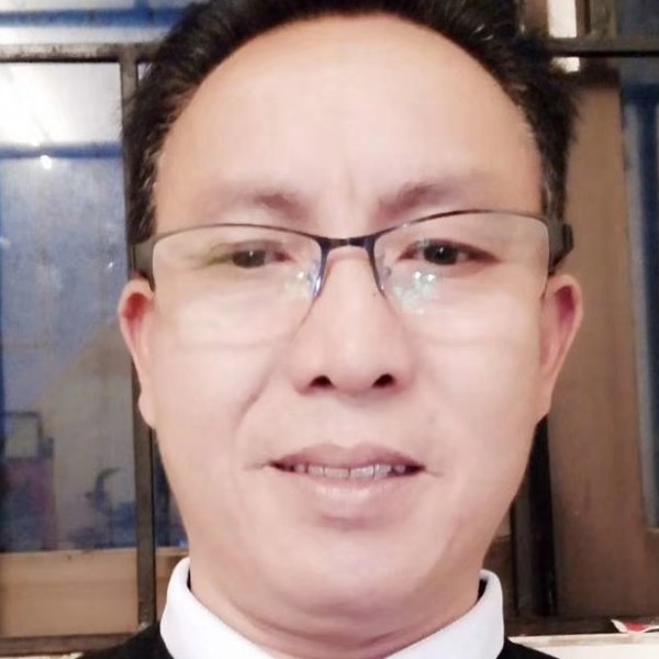 贤惠邂逅小蜜蜂的照片