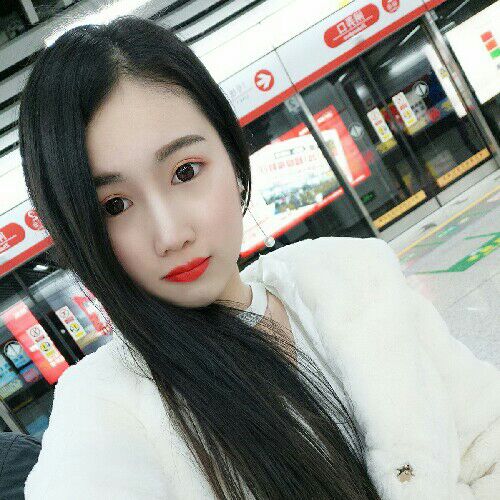 娜娜莉莉丝的照片