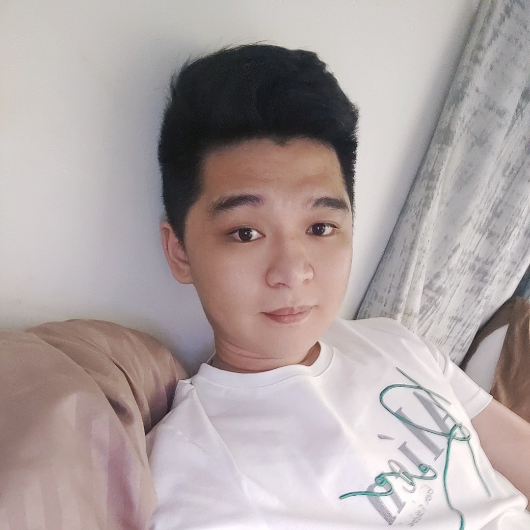 努力的小蚂蚁的照片