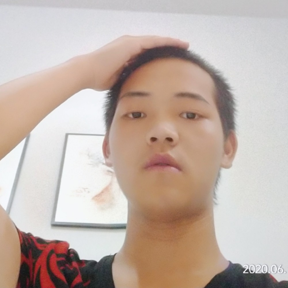 龙世忠的照片