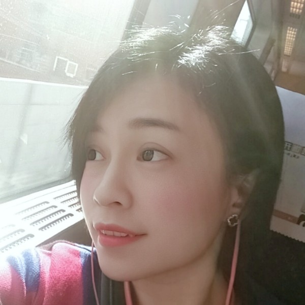 年轻回眸紫萱的照片