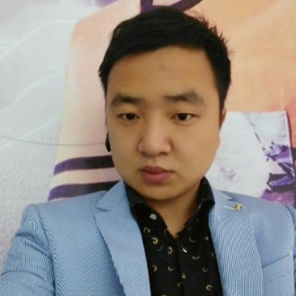 泉心羽翼的照片