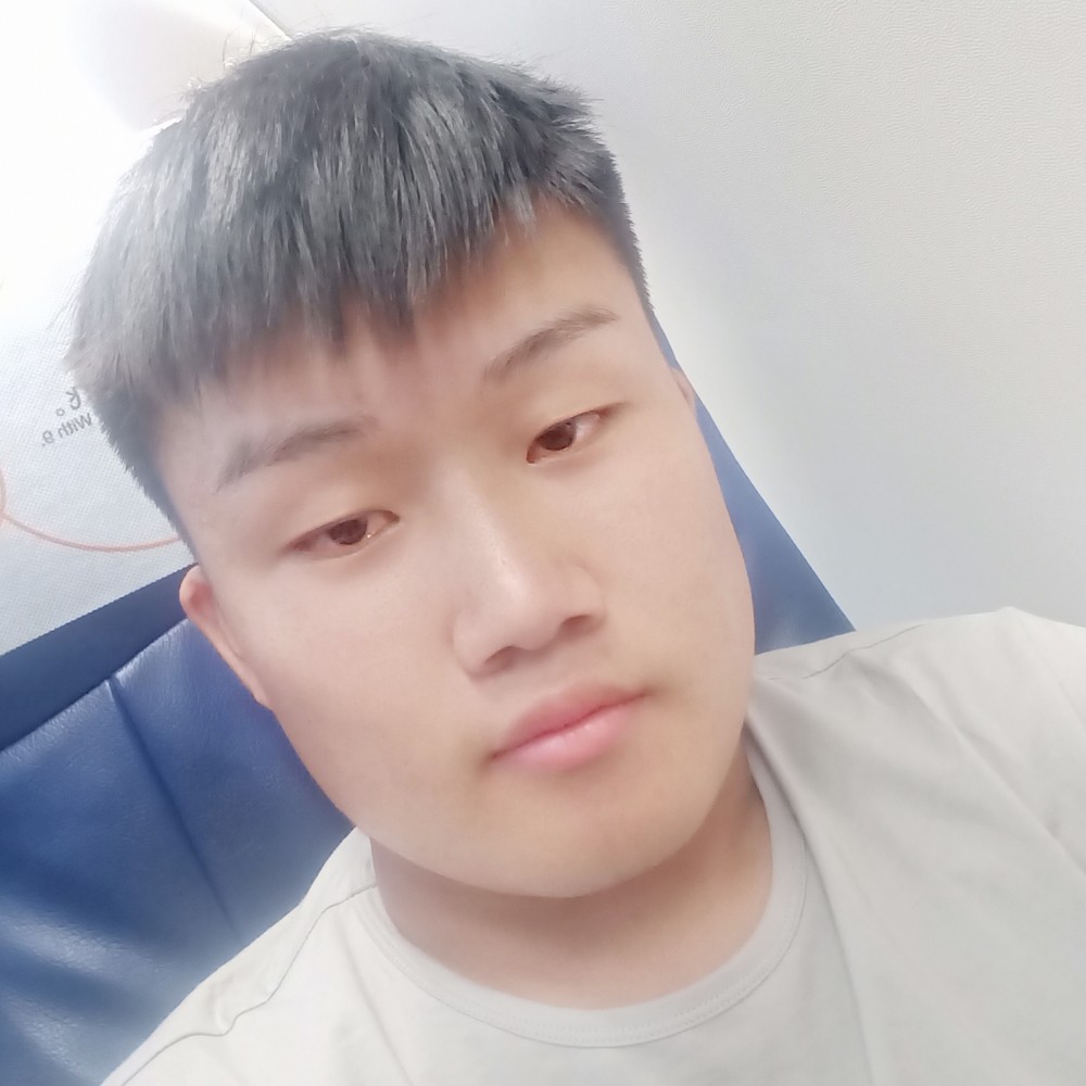微笑多么谨慎的照片