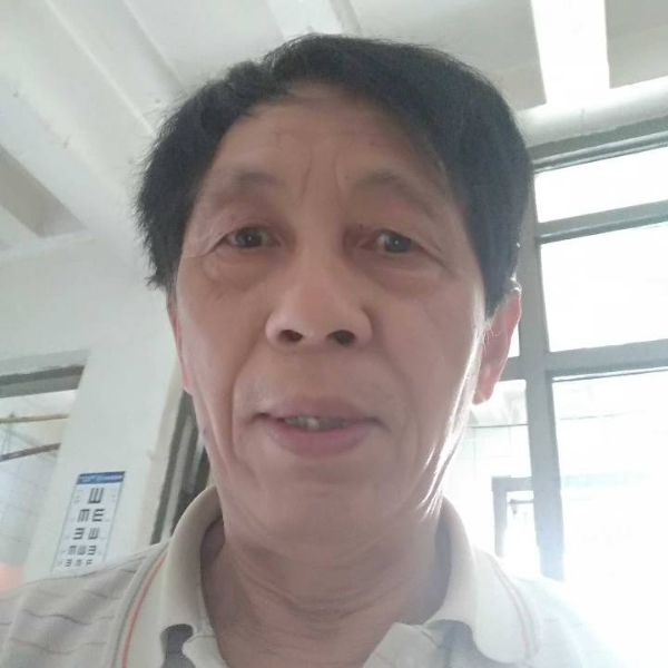 饱满鞋子的照片