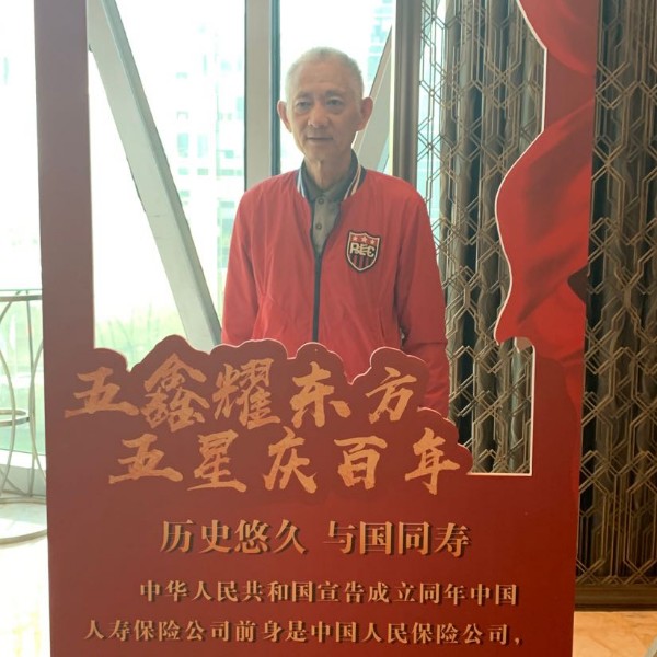 黛儿单薄的照片